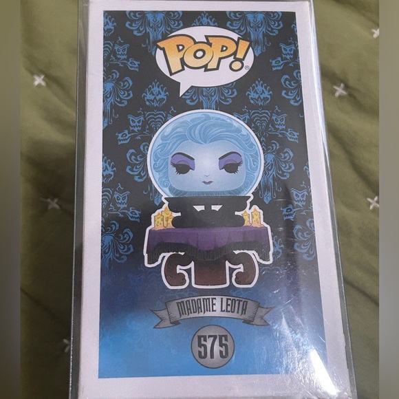 Funko Pop! Madame Leota GITD The Haunted Mansion Disney Parks Exclusive - Picture 4 of 7